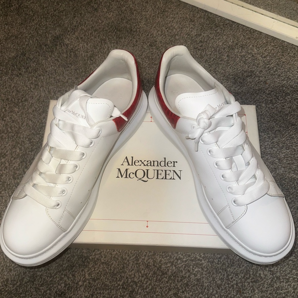 Alexander McQueen Oversized Larry Sneaker